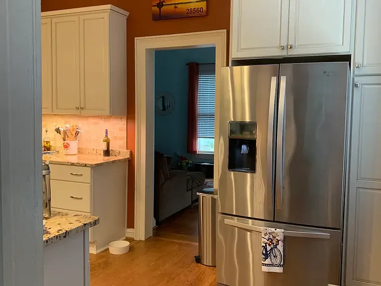Entry to Kitchen