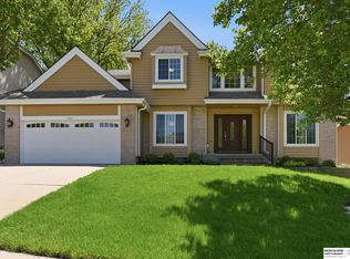 16211 Chicago St, Omaha, NE 68118