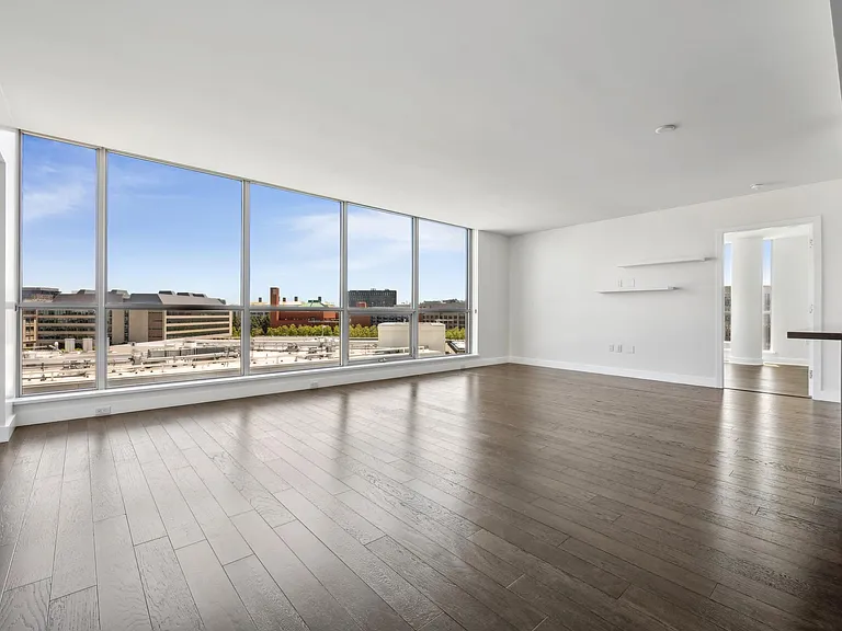 718 Long Bridge St #800 — Photo 4
