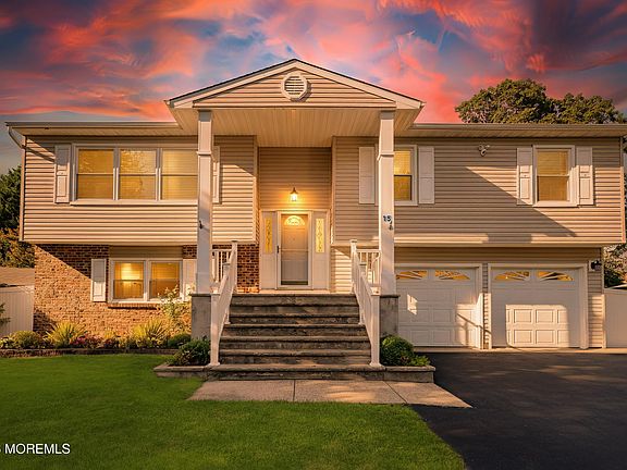 3rd image of 15 Bristlecone Drive