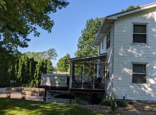 9424 Glenmark Dr, Burlington, IA 52601