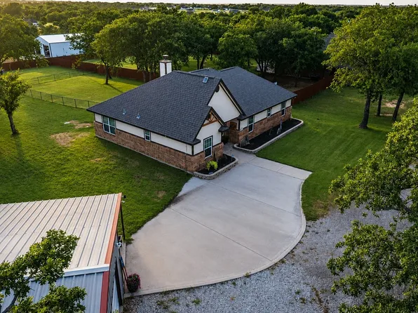 420 Sessums Rd, Springtown, TX 76082