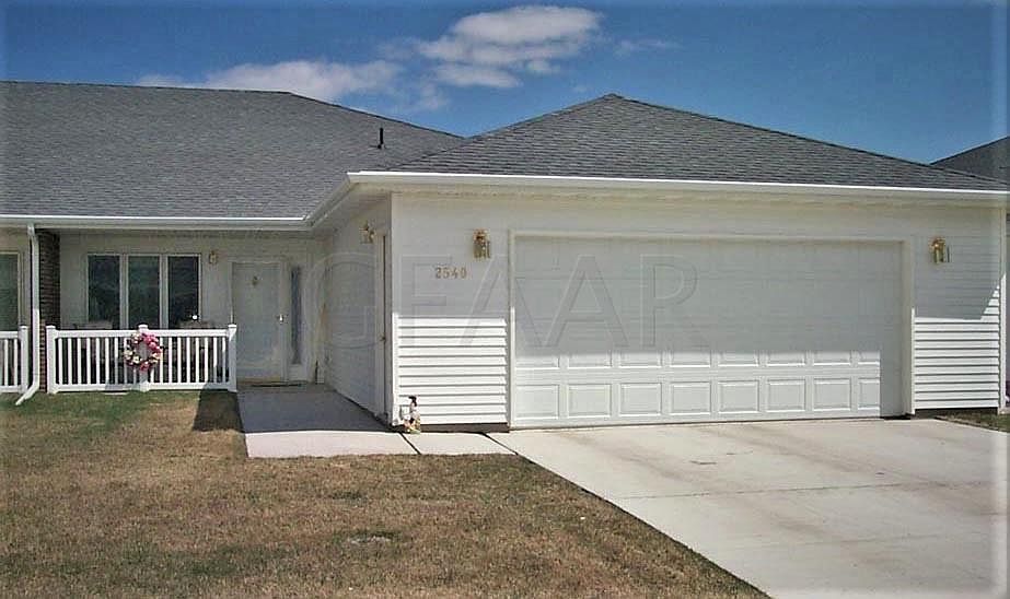 1st image of 2540 Pembrooke Dr