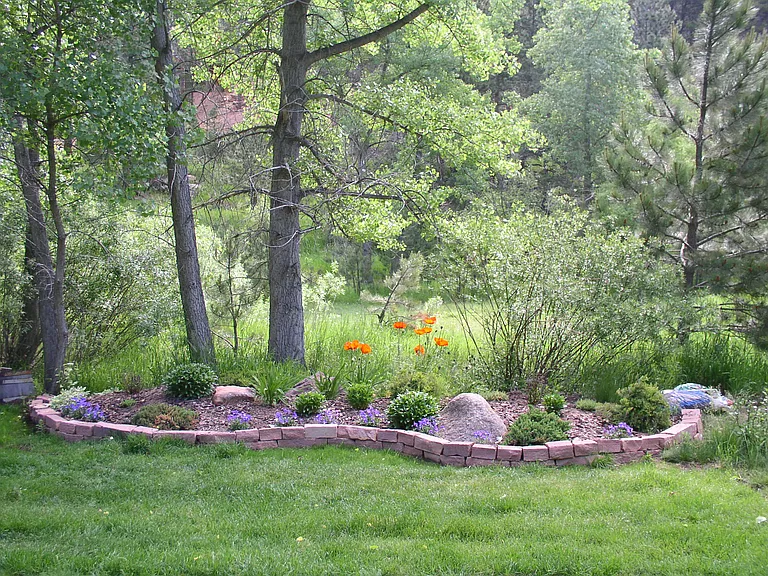 848 Valley Ln — Photo 12