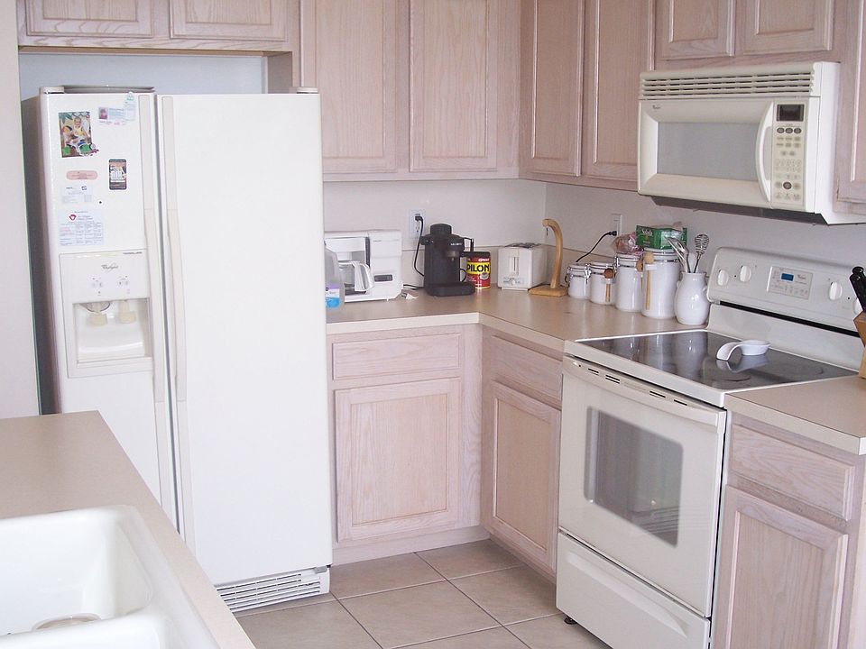 Neutral Decor Throughout!