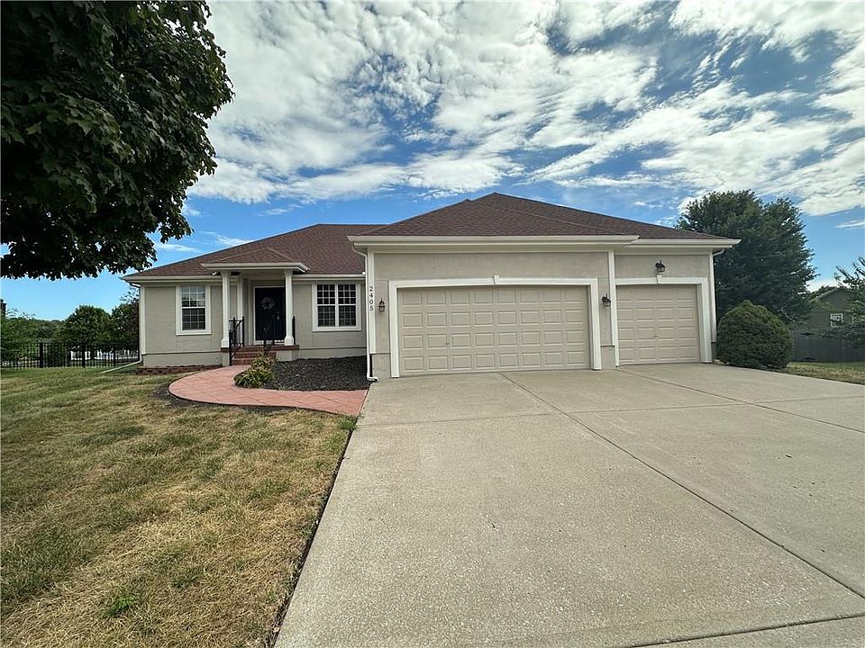 1st image of 2405 SW Stone Bridge Cir