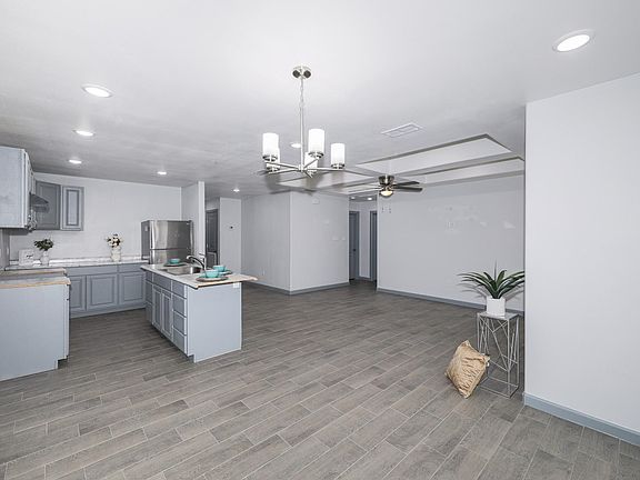 3rd image of 5314 Galicia Ln