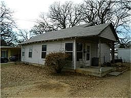 2nd image of 713 Collins Dr