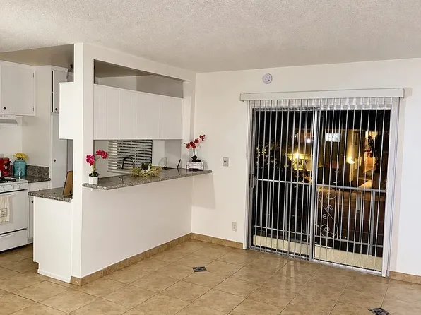 15831 Vanowen St #11, Van Nuys, CA 91406