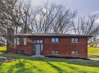 395 Crescent Dr, Washington, PA 15301