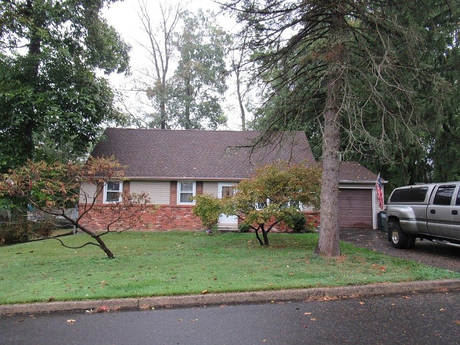 1st image of 402 Larchwood Ave