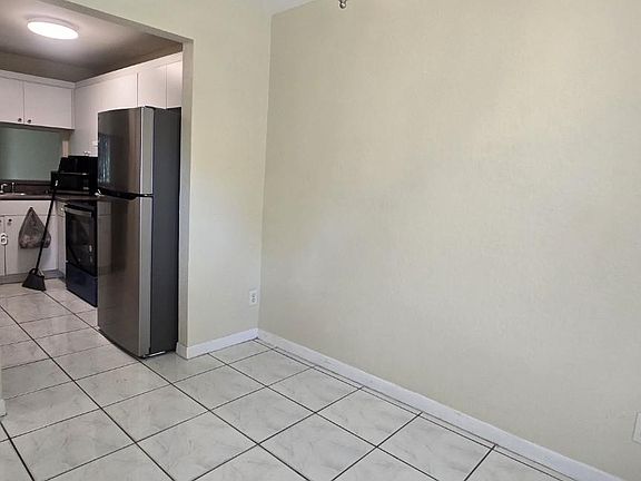 5th image of 9092 NW 40th St #4