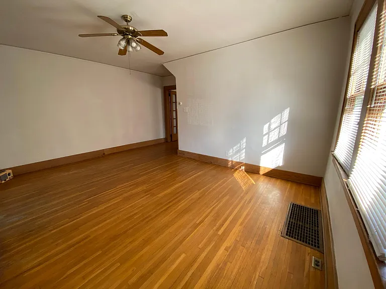 322 Lincoln Ave — Photo 5