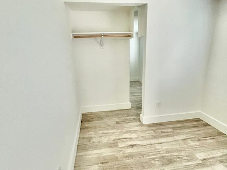 937 Anderson St — Photo 10