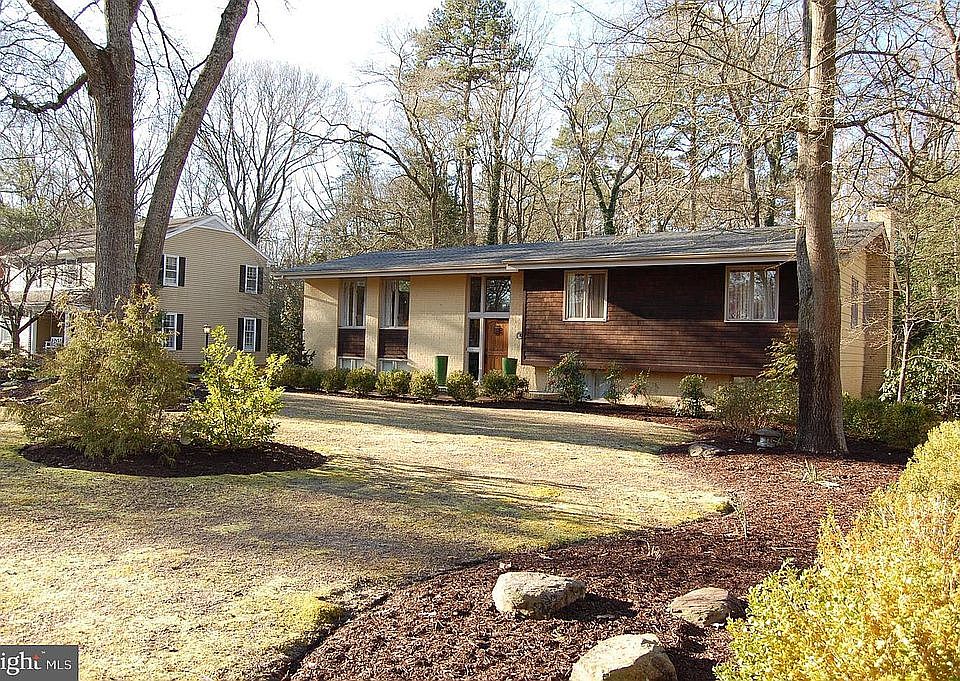 2nd image of 600 Indian Ln