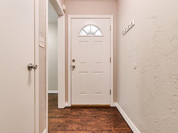 3rd image of 316 Rosewood Dr