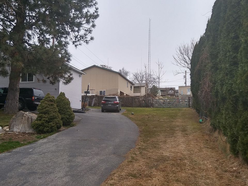1st image of 953 N Alvin Ct