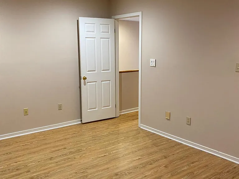 358 Greenfield Rd — Photo 32