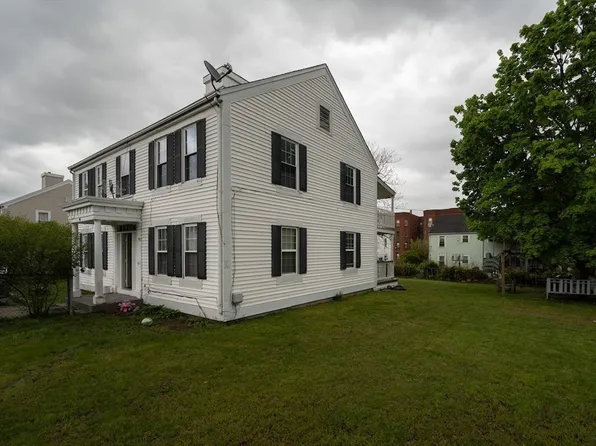 60 N East St, Holyoke, MA 01040