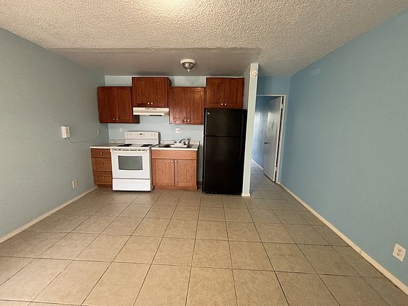 2nd image of 142 Lakeview Cir #11321621