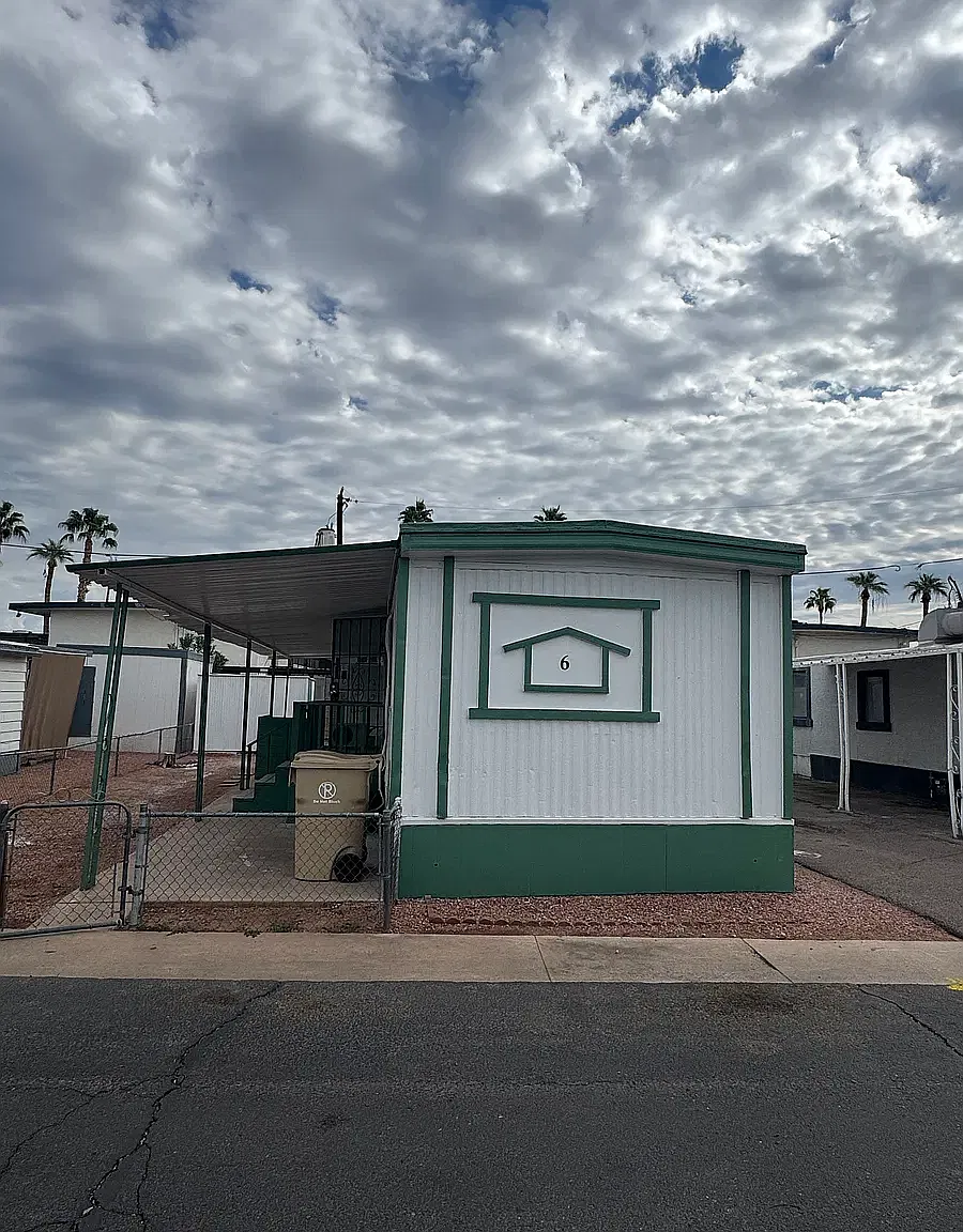 3 bed, $1,200 — Photo 1