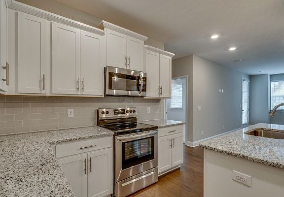 3rd image of 900 Vintage Green Ln #204