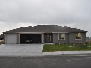 6001 Cotswold Ln, Pasco, WA 99301