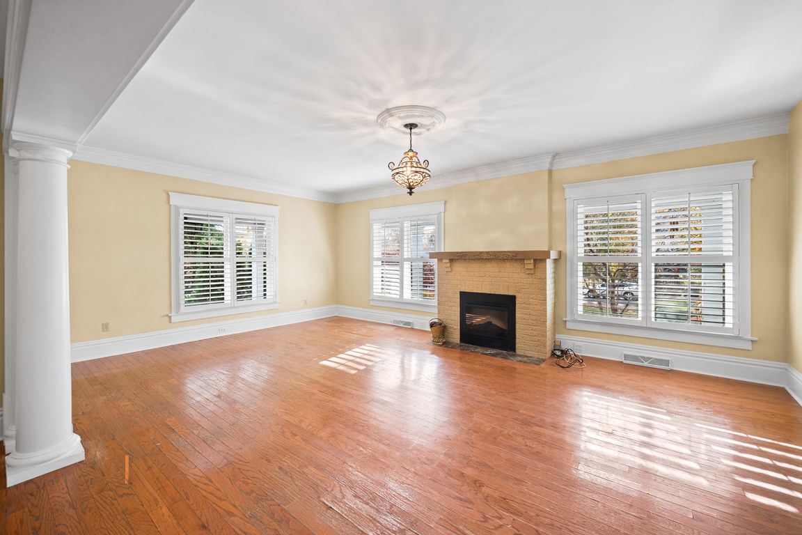 next background image