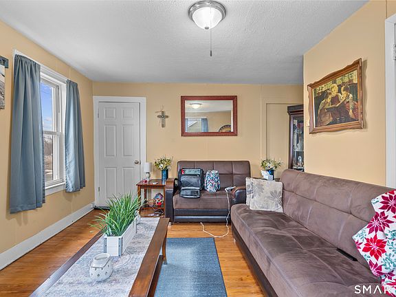 3rd image of 148 Pleasant Street