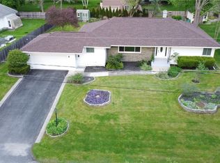 15 Thornwood Rd, New Hartford, NY 13413