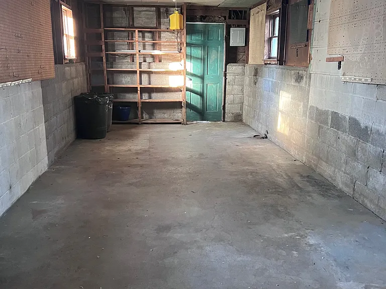 383 Rule St — Photo 14