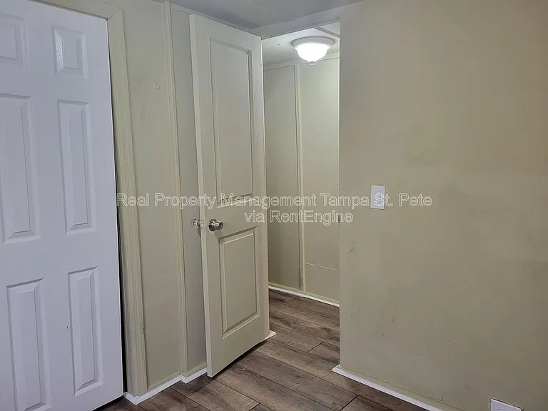 710 S 50th St #8 — Photo 12