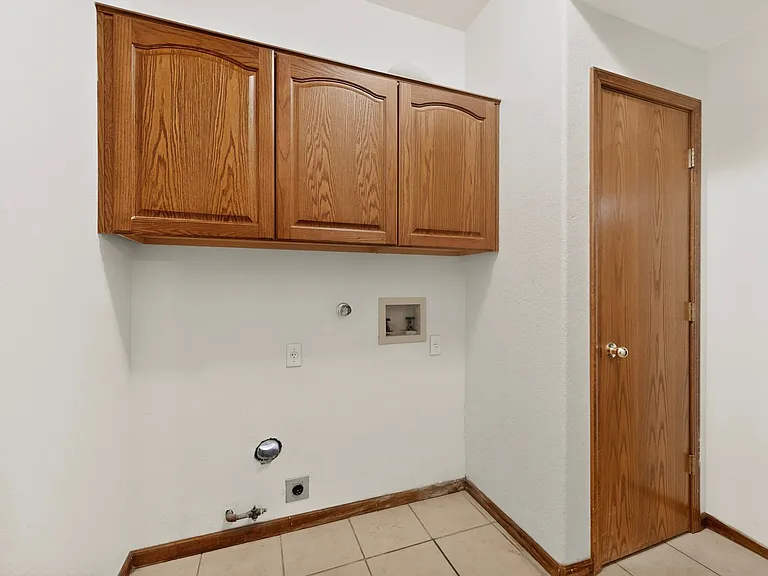8908 Henriette Wyeth Dr NE — Photo 36