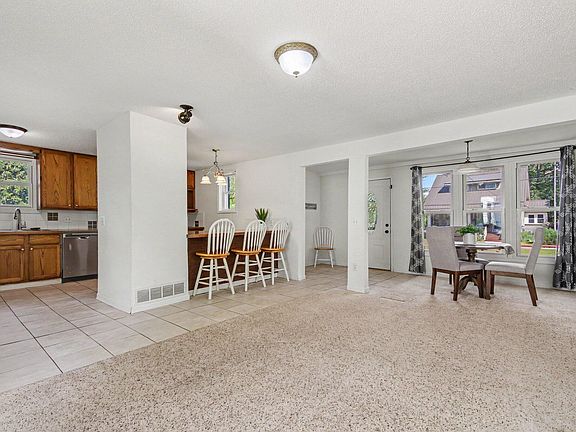 3rd image of 54 Grove St