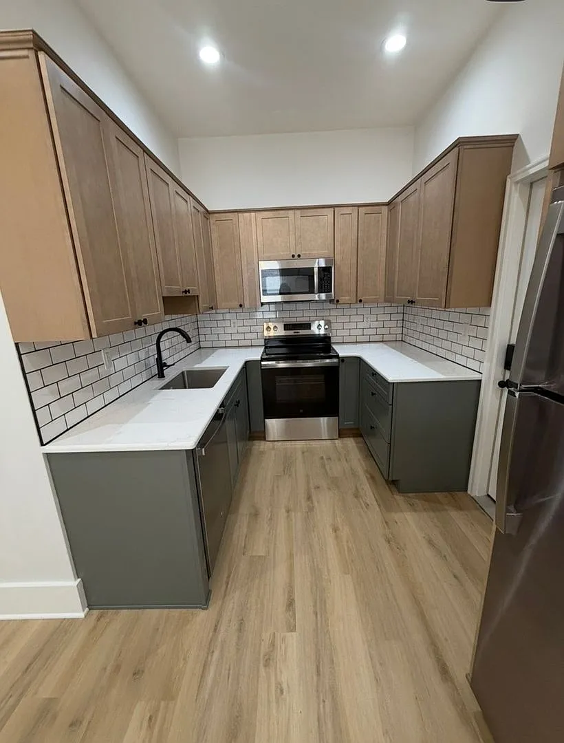 1214 Columbia Street — Photo 3