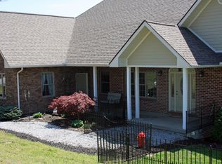 243 Nightingale Ln, New Tazewell, TN 37825