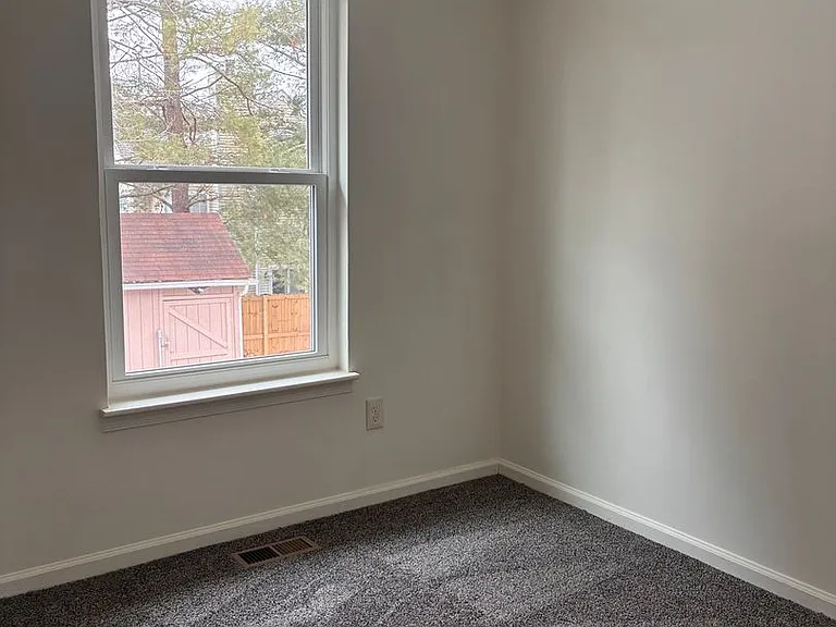 1250 Independence Sq — Photo 12