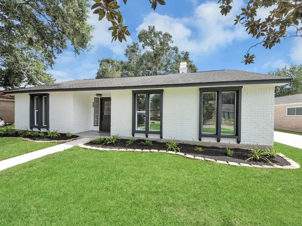 16114 Forest Bend Ave, Friendswood, TX 77546
