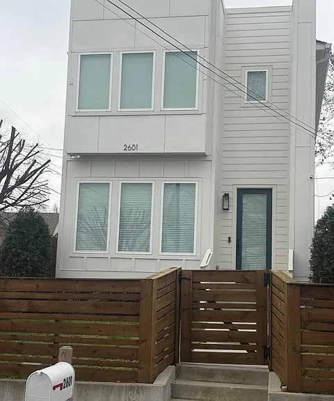 2601 Batavia St — Photo 1