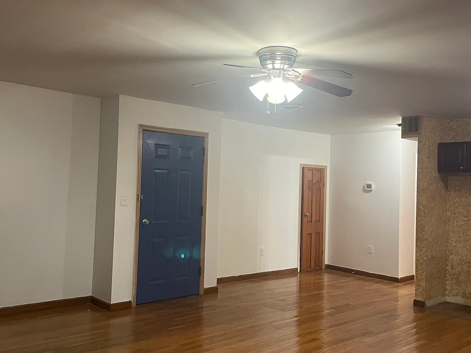 3 bed, 2059 sqft, $4,100 — Photo 3