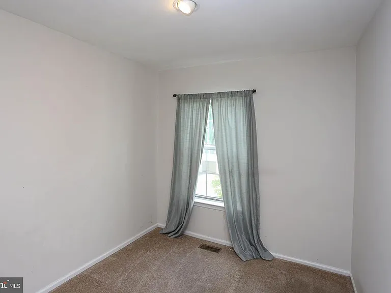 4710 Leyden Way — Photo 12