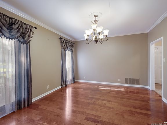 4th image of 2822 Swandale St.