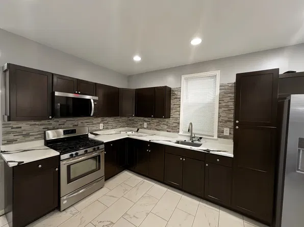 67 W 17th St, Bayonne, NJ 07002