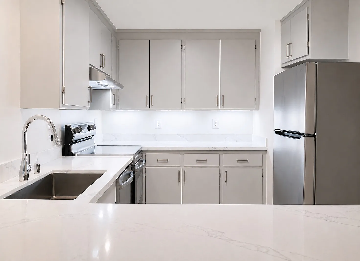 2 bed, 1075 sqft, $4,195 — Photo 3
