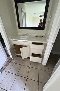5th image of 2820 Williamsburg Dr