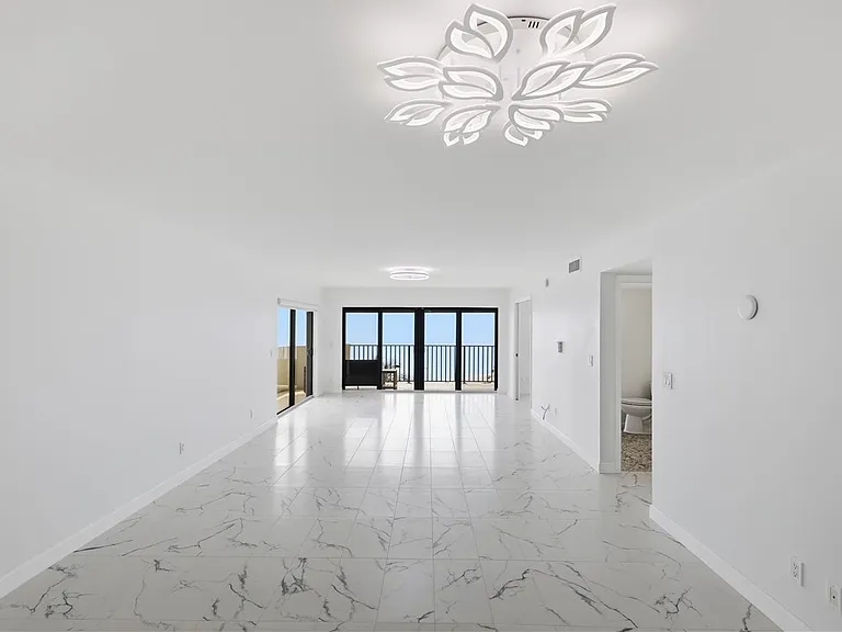 2636 Ocean Dr #506 — Photo 8