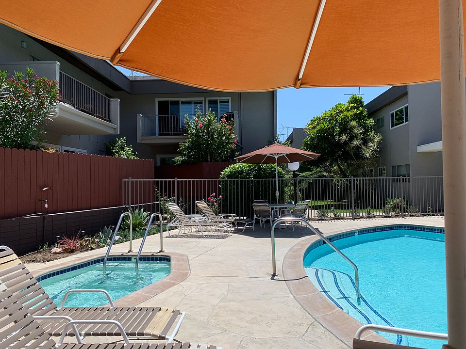 Pool 1 and Spa, unit faces this pool for easy access to Spa.