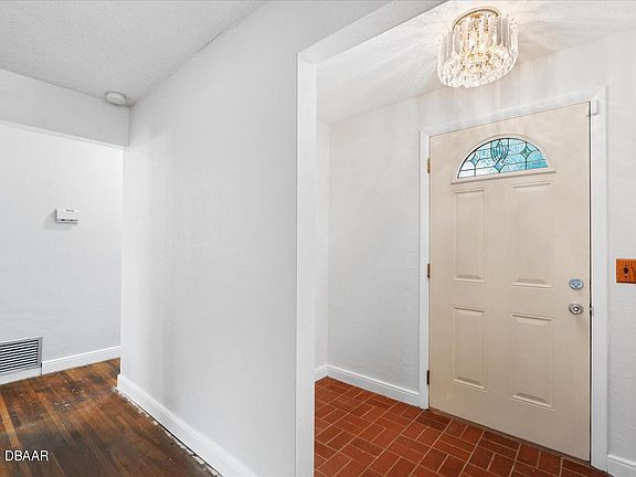 4th image of 233 Cumberland Ave