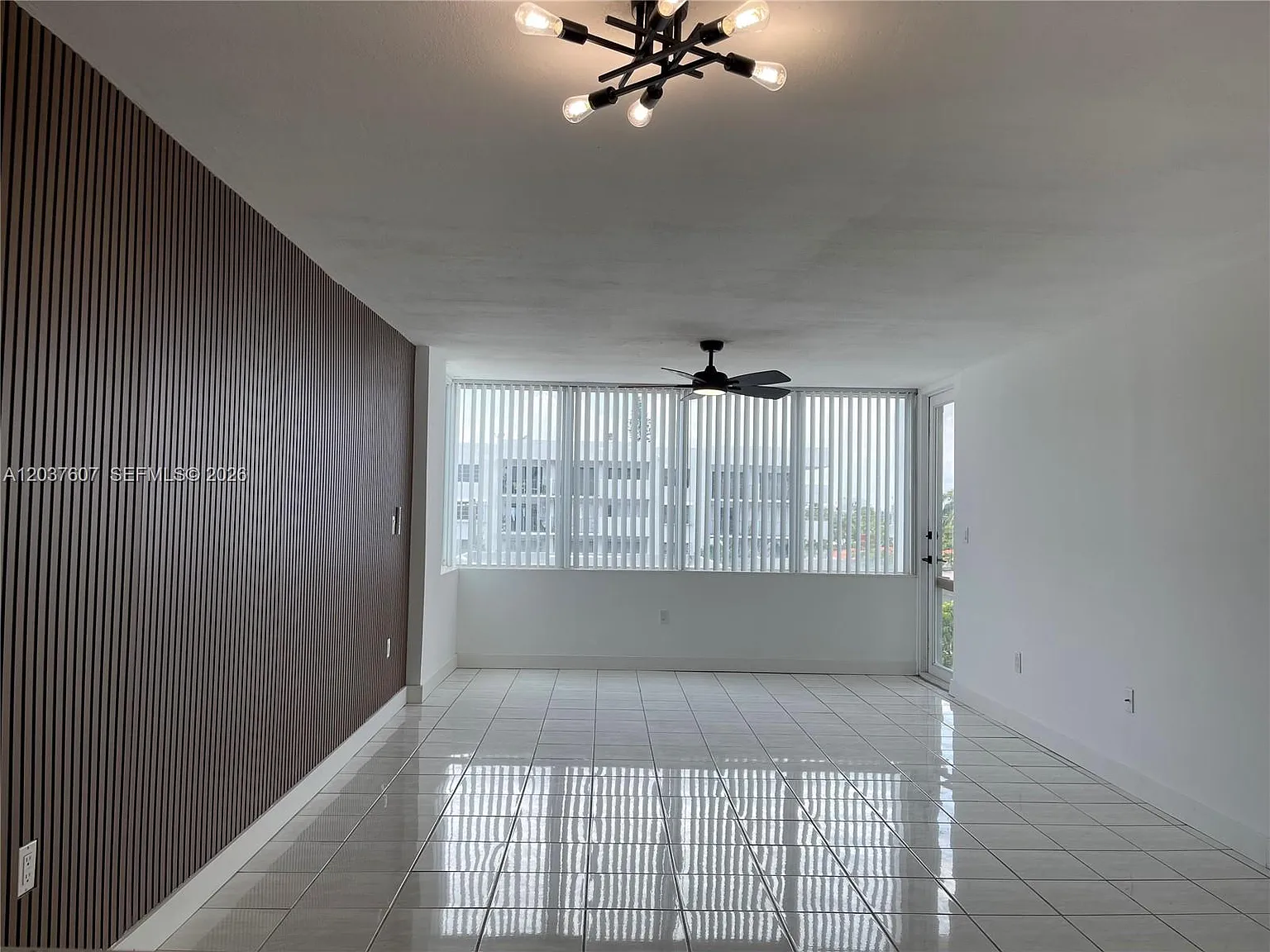 Harding Hall Condominium — Photo 3