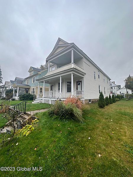 2nd image of 1056-1058 Parkwood Boulevard
